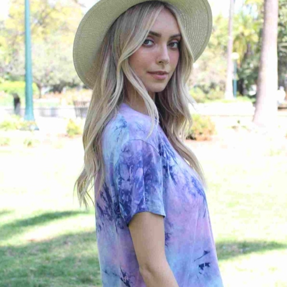 NIP Women's Short Sleeves Crew Neck Tie Dye Crop Tee - Picture 4 of 4